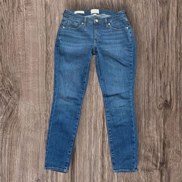Universal Thread Mid Rise Curvy Skinny Blue Jeans with Stretch - Picture 1 of 5